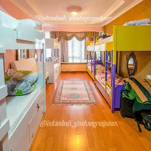 istiklal-terrace-hostel.istanbul-turkeyhotels.com/