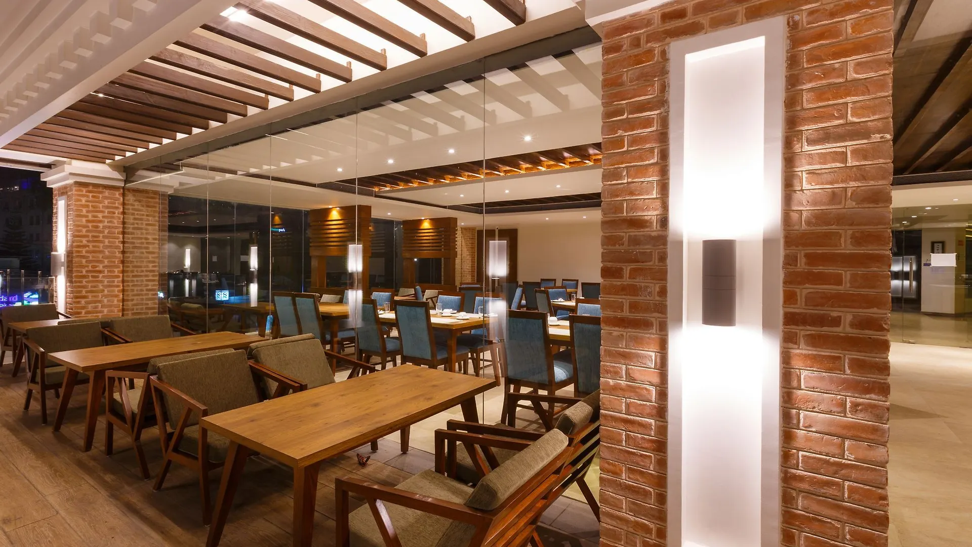 Hotel Ambassador By Ace Hotels Kathmandu 4*,  Nepal